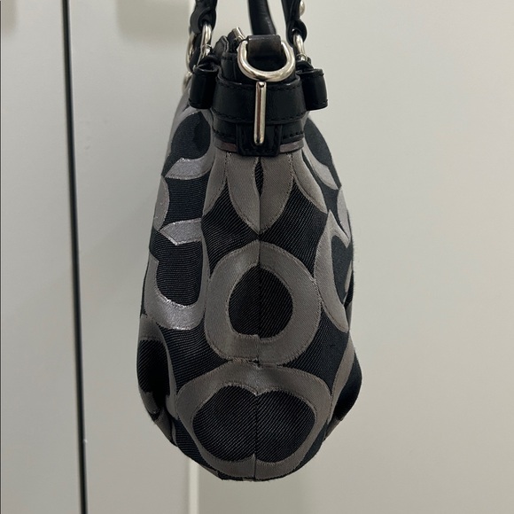 Coach (EUC) Madison Op Art Sophia Satchel - Picture 4 of 16